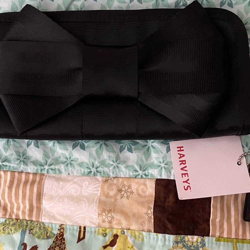 Harveys Seatbelt Bow Clutch Wallet